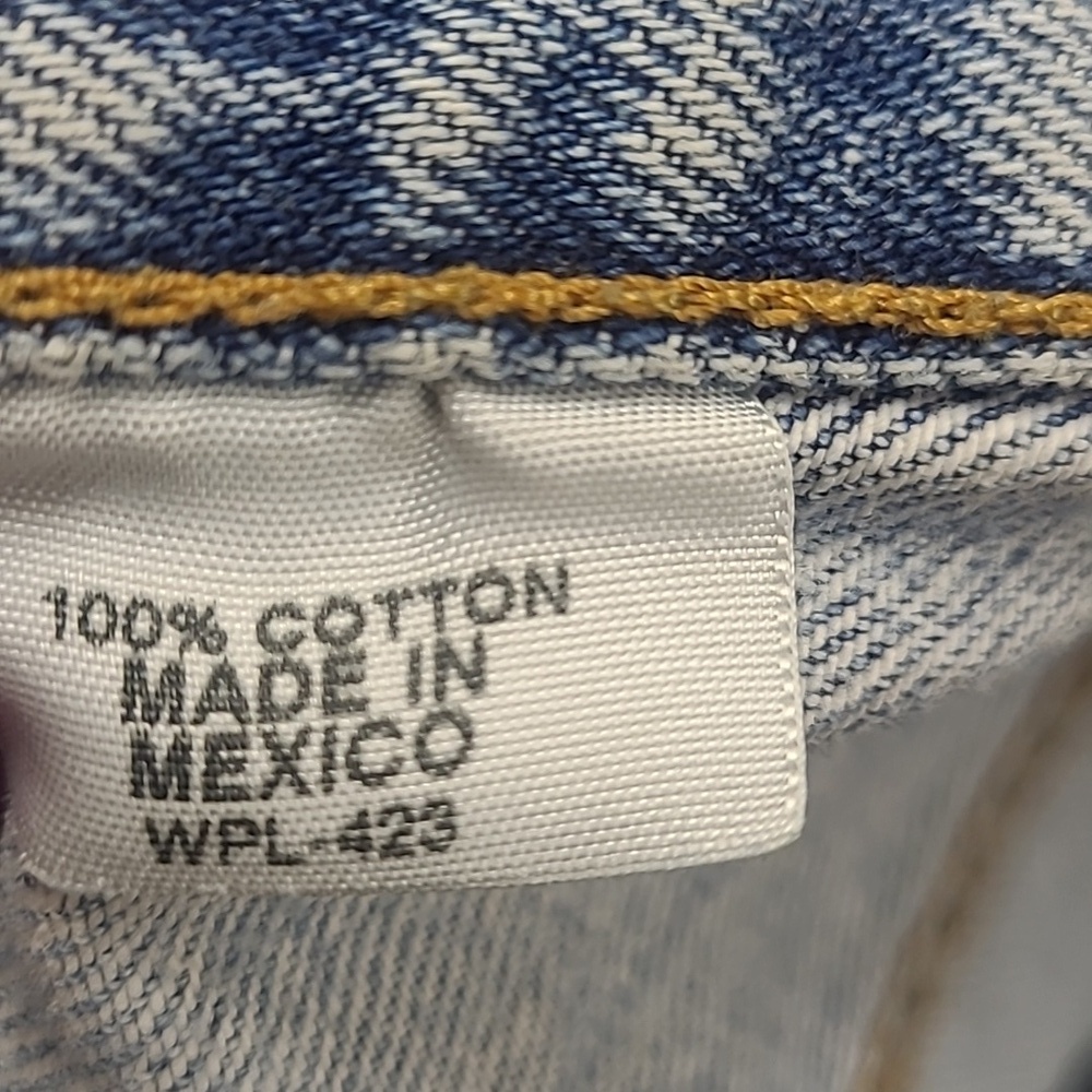 Levis 501 Women's Light Blue Denim Shorts Size M/L - Picture 5 of 5